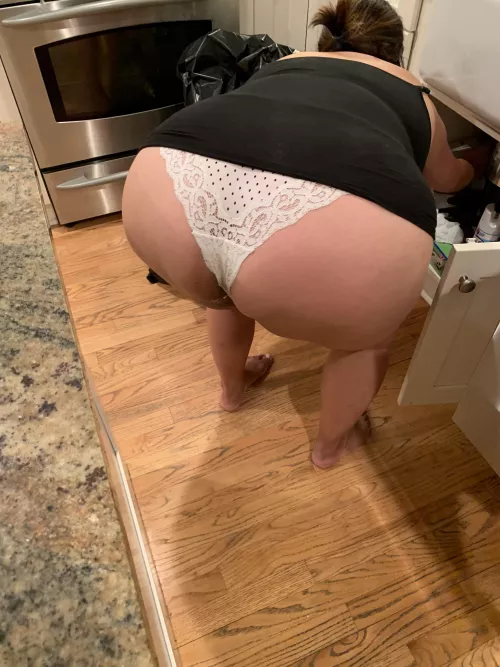 Trading my thick wife, 40 and stroking. Kik and tele same as here. I’m bi, so all welcome. by EricMann22