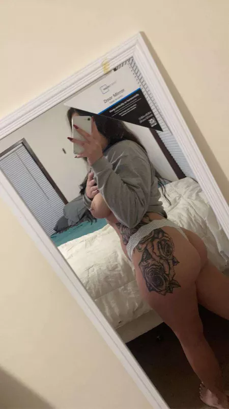 Trading on kik z28db send pic for response. Feet+++ by dakotainnass