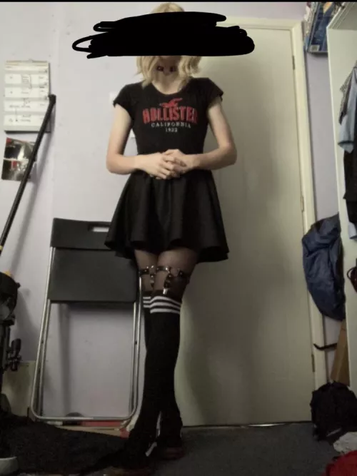 Trans(MTF)wondering if you lovely ladies like my outfit 👉👈 by Faze-OVEN69