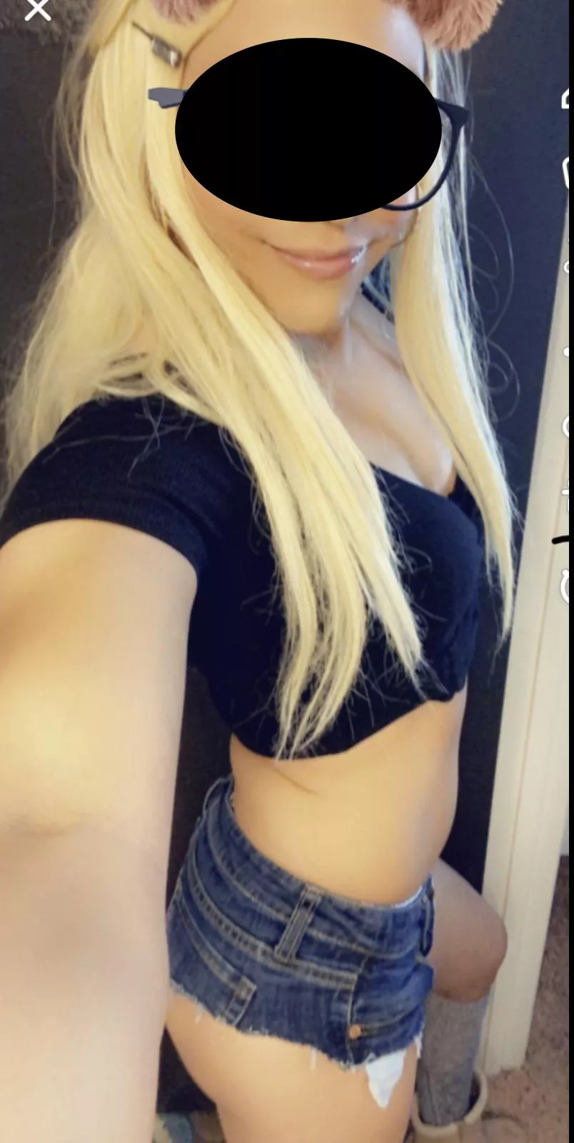 Trapping in these cute daisy dukes posted by trulybyl