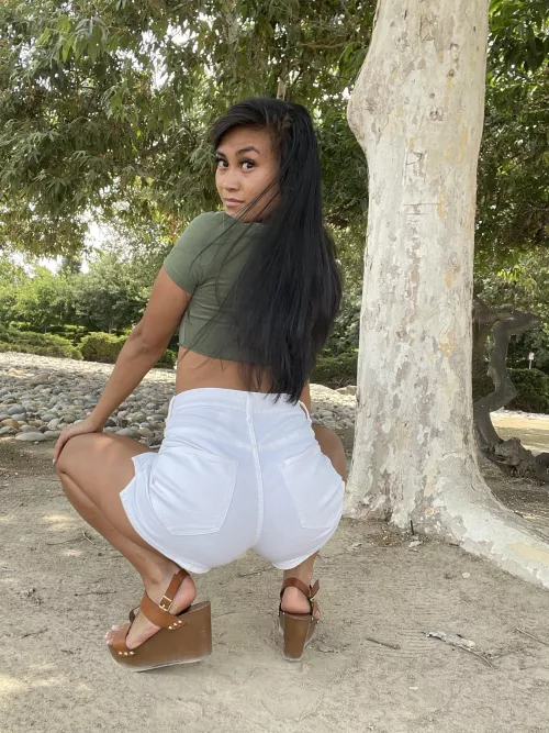 Treat me like a princess 👄 by sunshinesina