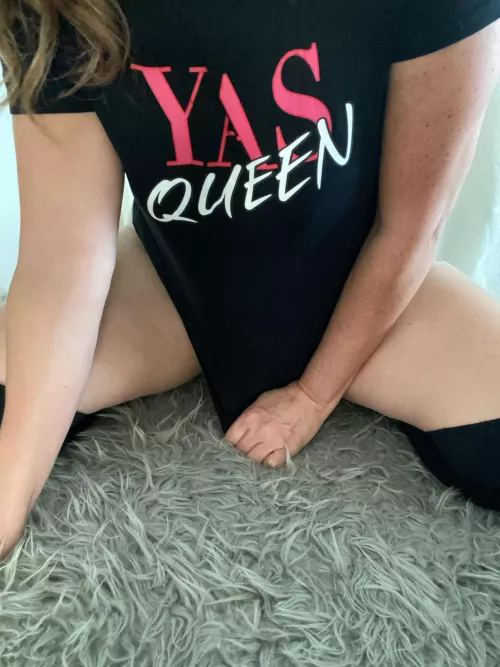 Treat me like a Queen [54F] by Lynnzertart1