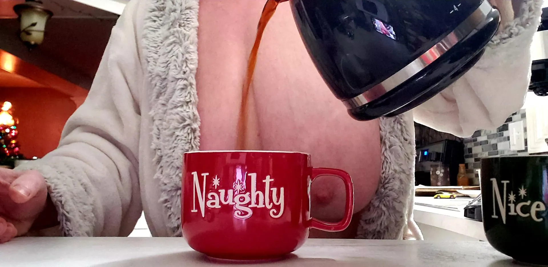 Treated myself to some new holiday mugs. ☕🖤😊 posted by redditaccount2nd