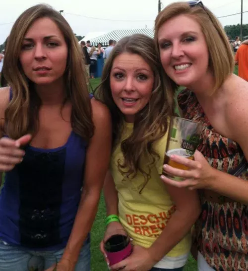 Tres amigas by Chaturbater1