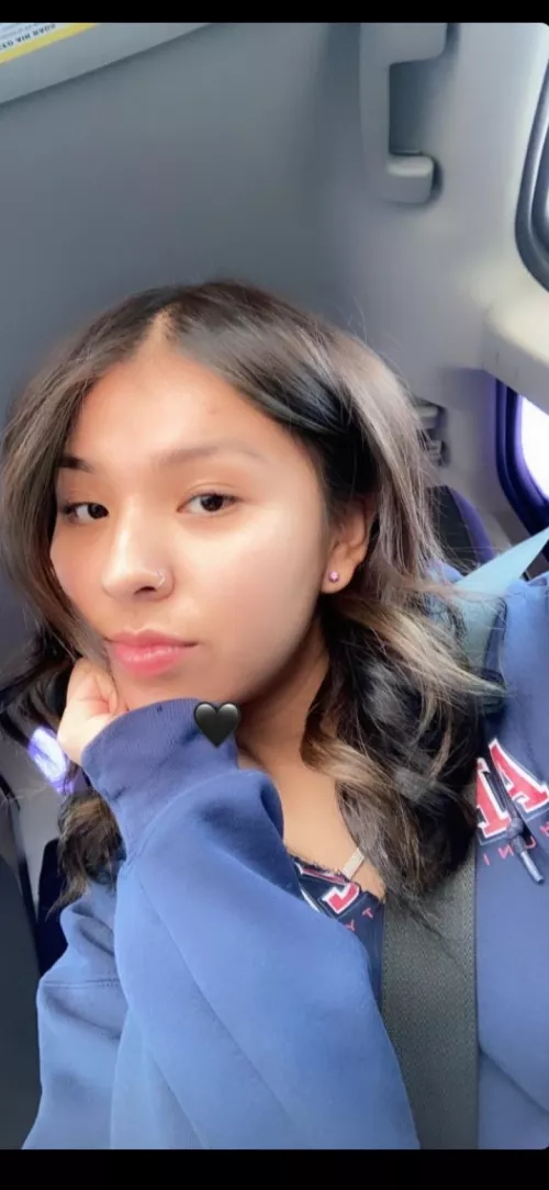 Trib her rn and show me..kik :bluestripbandy by Familiar-Ear-5875