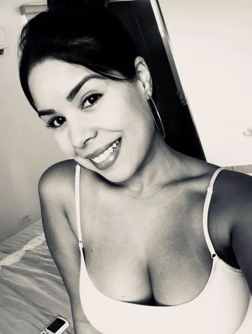 Tribute my latina aunt for more pics! 🔥No nudes!! Kik 999Curse by lois125563