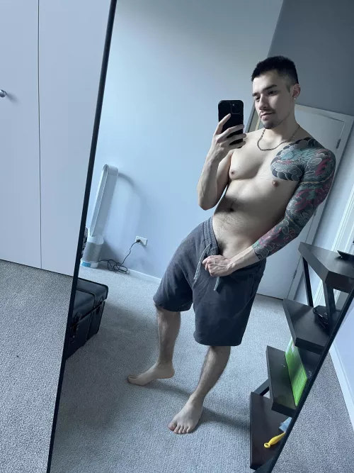 Tried a bath house yesterday and now I’m constantly in a mood 🥵 by EverythingsOak