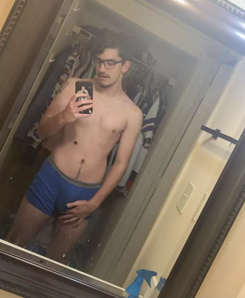 Tried my hand a thirst trap, not sure how I feel about it; DMs and chats are open for feedback! by ZPal3