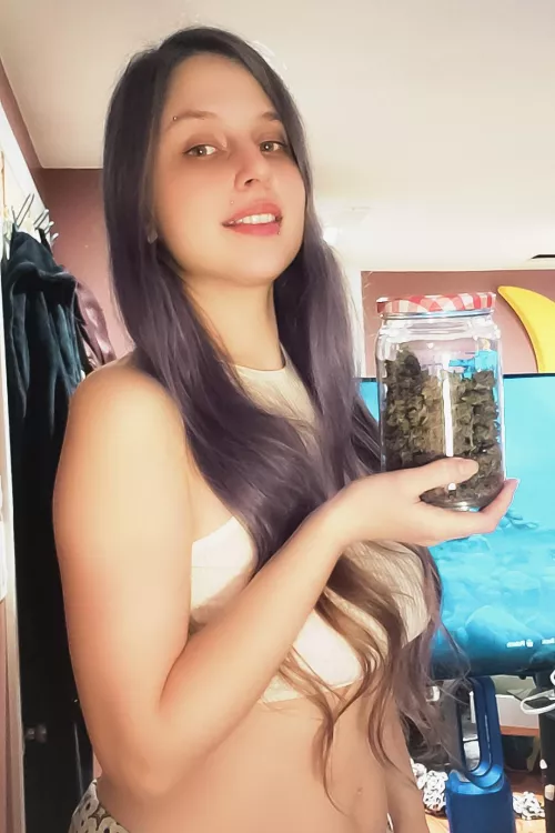 trimming is hard, but the reward is great 🌱 by onakicult