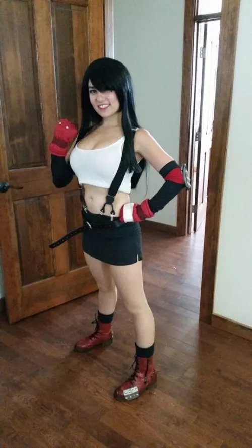 Trisha Hershberger as Tifa by bladuron1