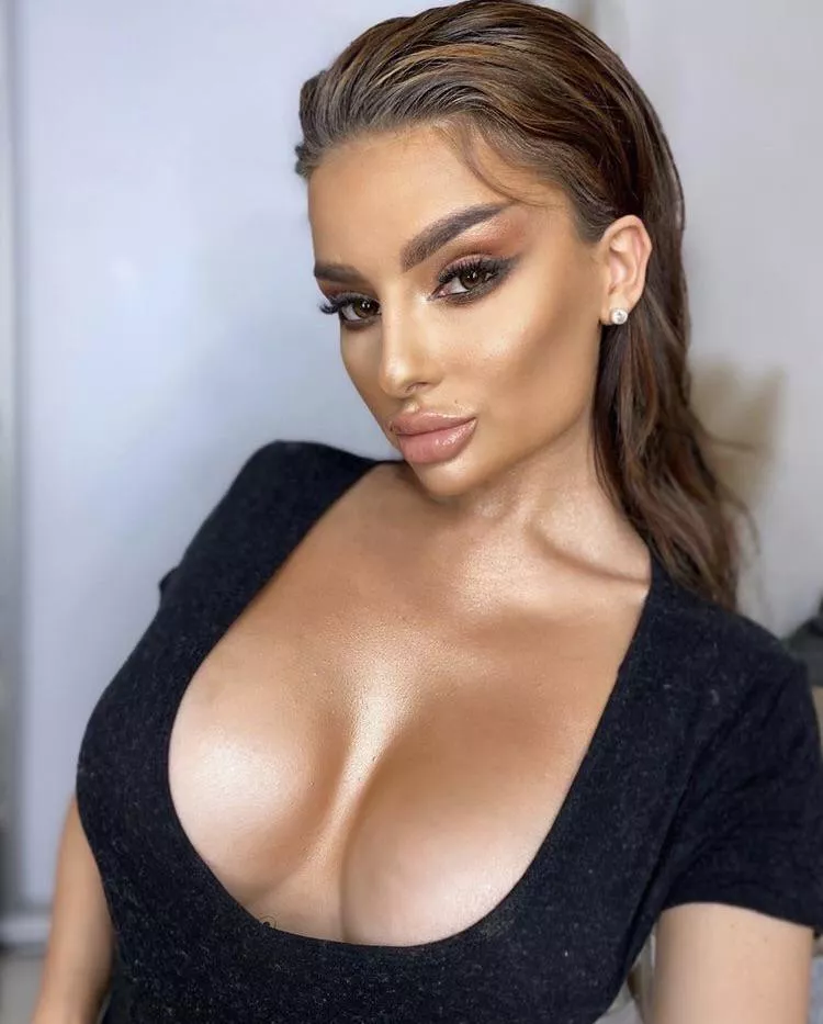 Trishka posted by whorlycarestho