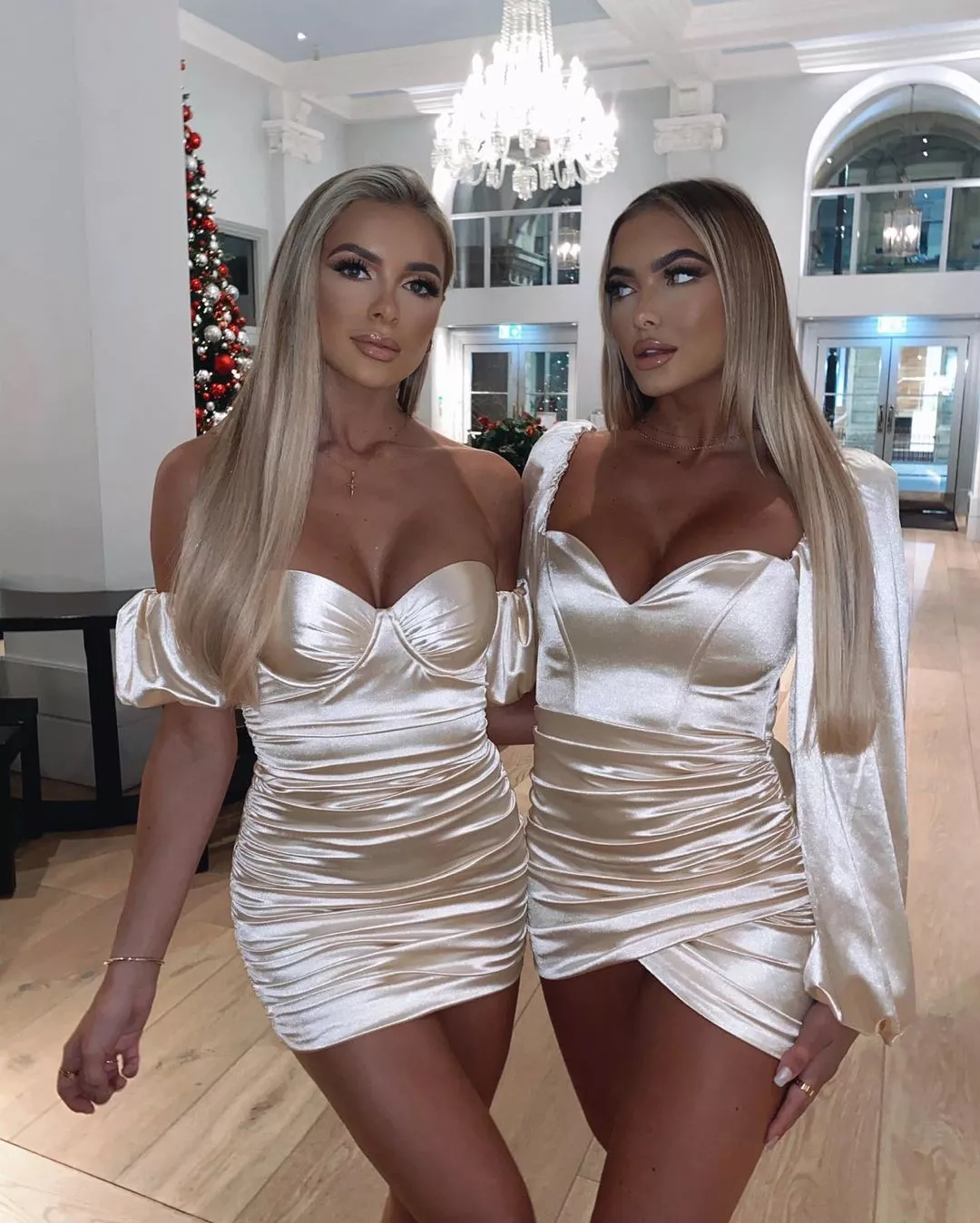 Trophy Sisters posted by plokoludelah