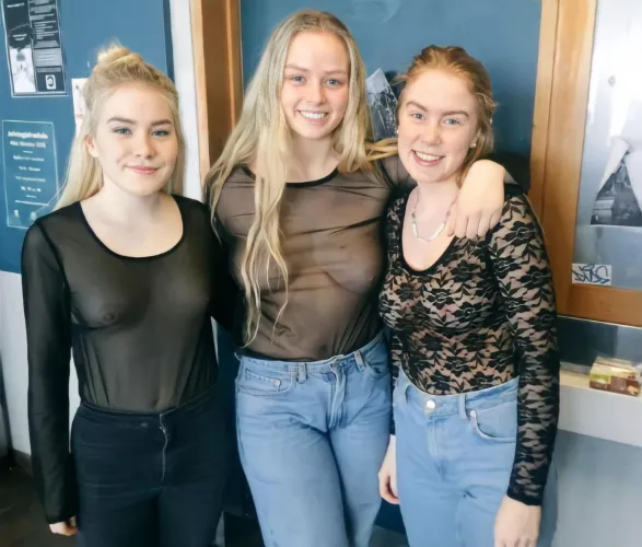 True Girls in pokies by brassuka