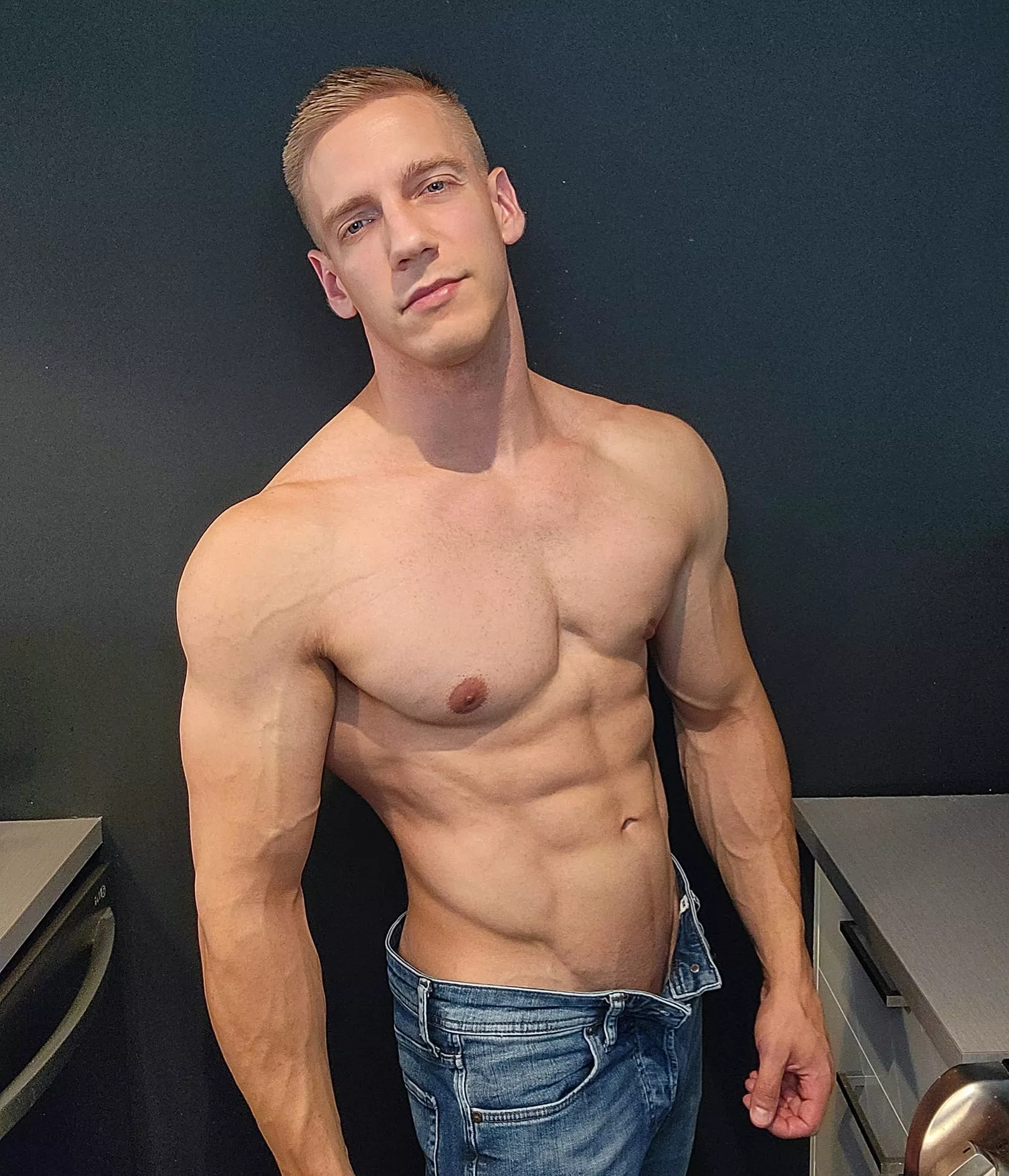 Trust the vibes you get, ENERGY doesn't lie 😜 posted by John_fitness91