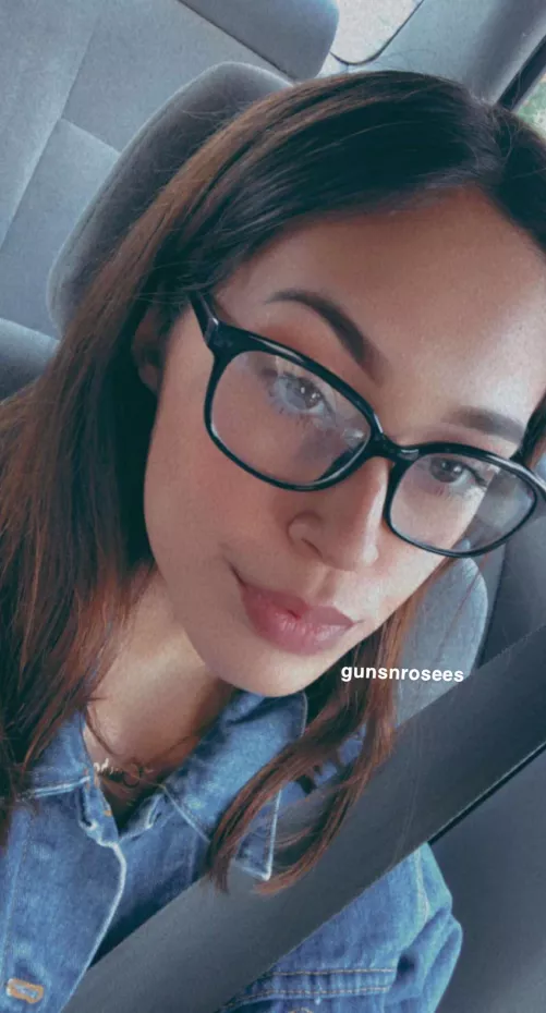 Try to last as long as possible 😌💋 by gunsnrosees