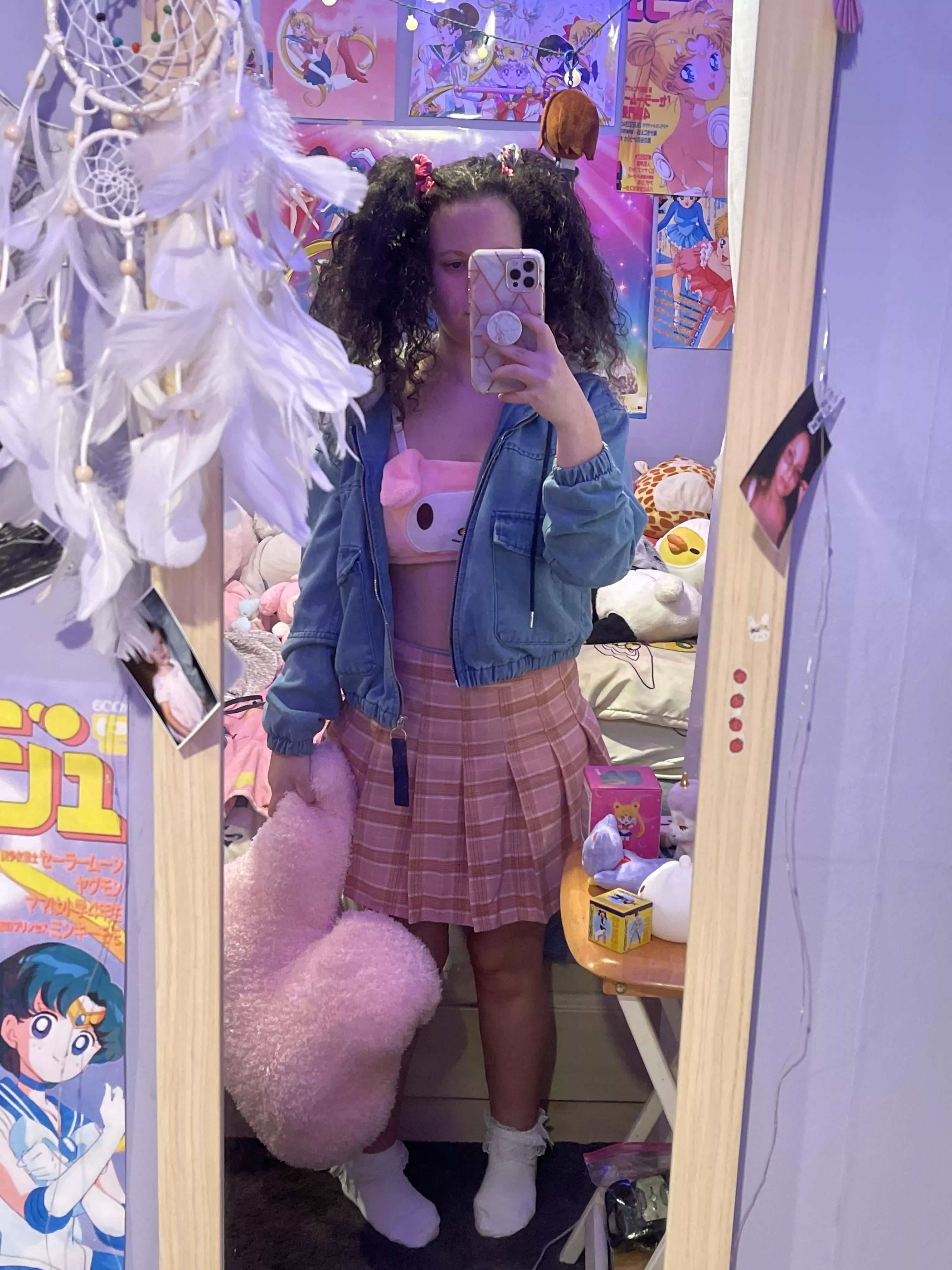 tryin to be cute 🎀💕✨🧸 posted by annoixa