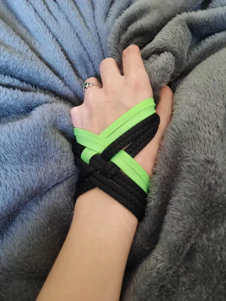 Trying a self tie with a simple wrist cuff... by just-having-a-peek