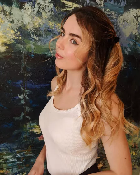 Trying Different Hairstyle by aarxone