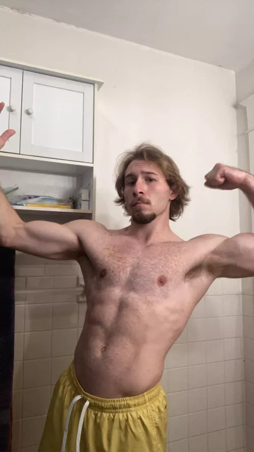 Trying my best to display my inner Bodybuilder by mst2k