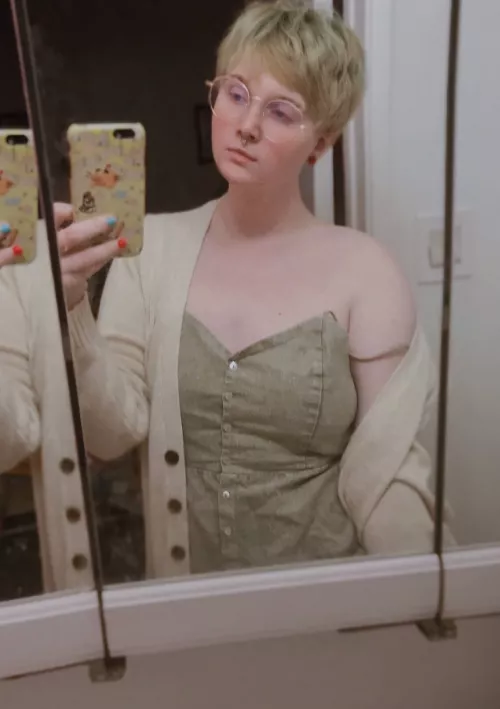 trying on my girlfriend's clothes 💖 by fruitbeetles