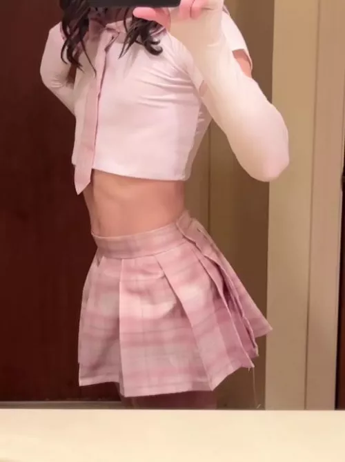 Trying on stuff by blahblahlavish