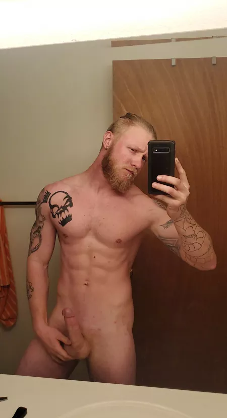 Trying some new poses, what's everyone think? by Mason_albino