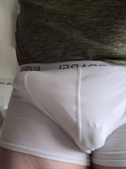 Trying to break free! by roguewel5hie