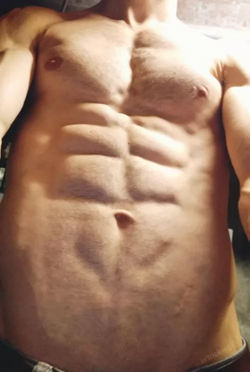 Trying to get (m)y torso to look like a Greek statue... How am I doing? by Trickied