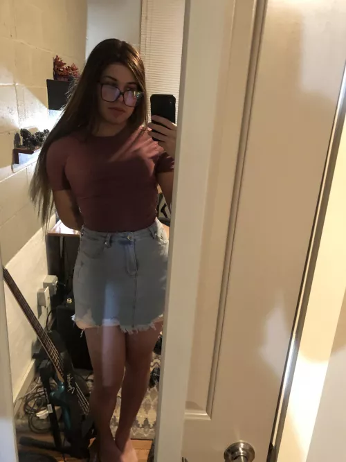 Trying to rock a curvy feminine boy ;) by Katie_Carclon