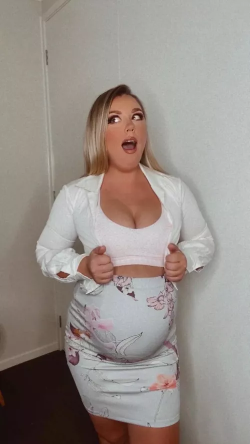 Trying to squeeze into me pre pregnancy outfits 🤭🥵 by Camilassecrets