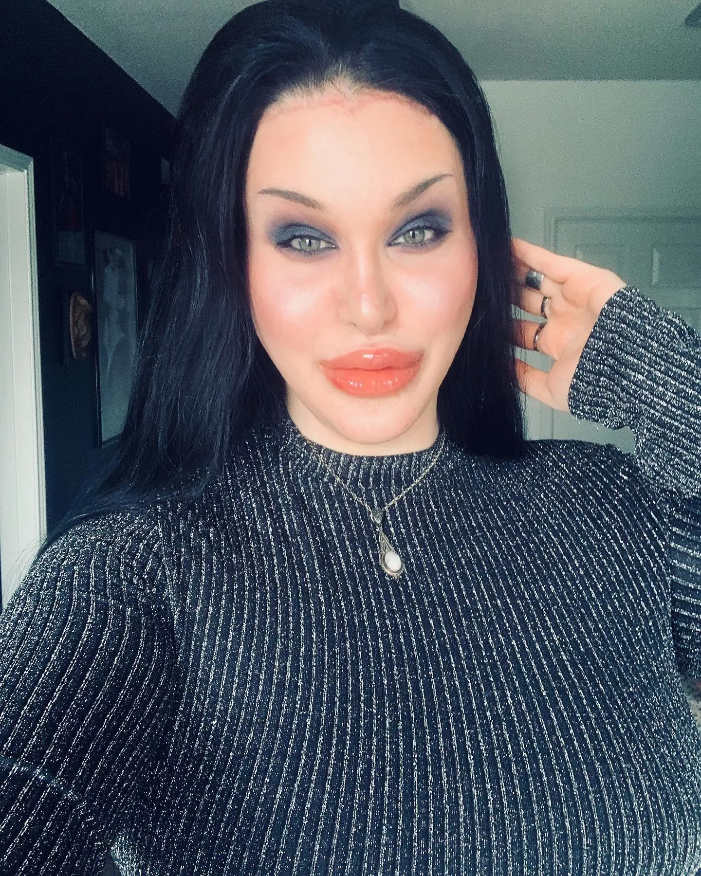 [TS Bimbo] Like my plump cock pillow lips? Who will fill them with lots more filler? posted by BornToBeHer