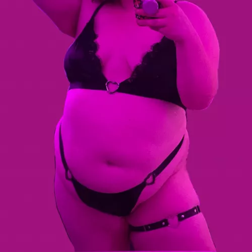 tums on display but feeling hot still lol by chubbybimbo