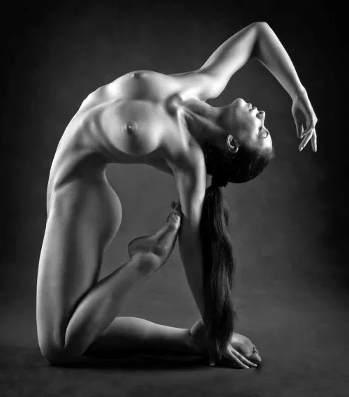 Twists and curves by hellosexynerds4