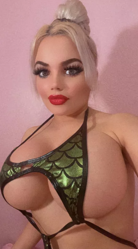 Twitter mistressmarina_ with expanders by mistressmarina_