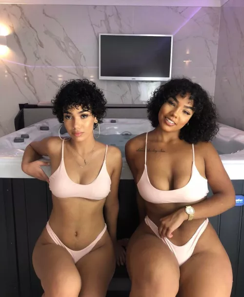 Two Beautiful Black Queens by FourthQuarterMagic