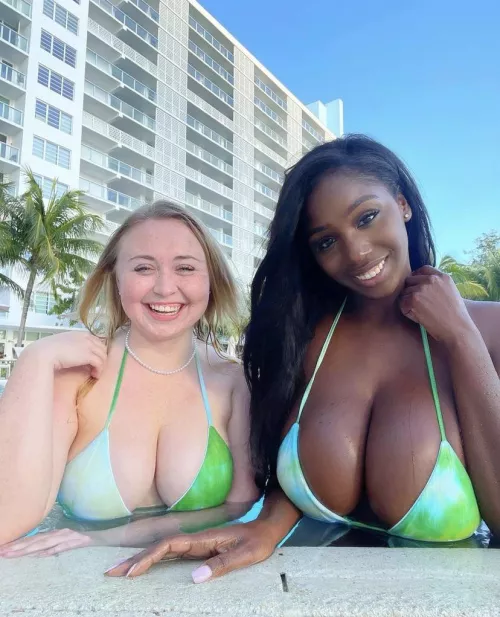 Two different species by jseth384