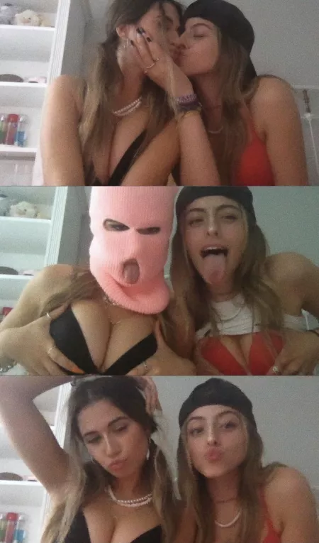 Two friends enjoying the camera by Winallthetimelol