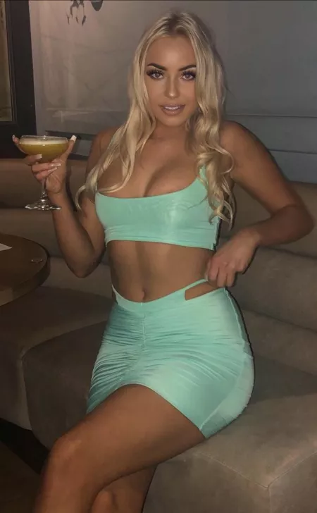 Two piece by round_plastic