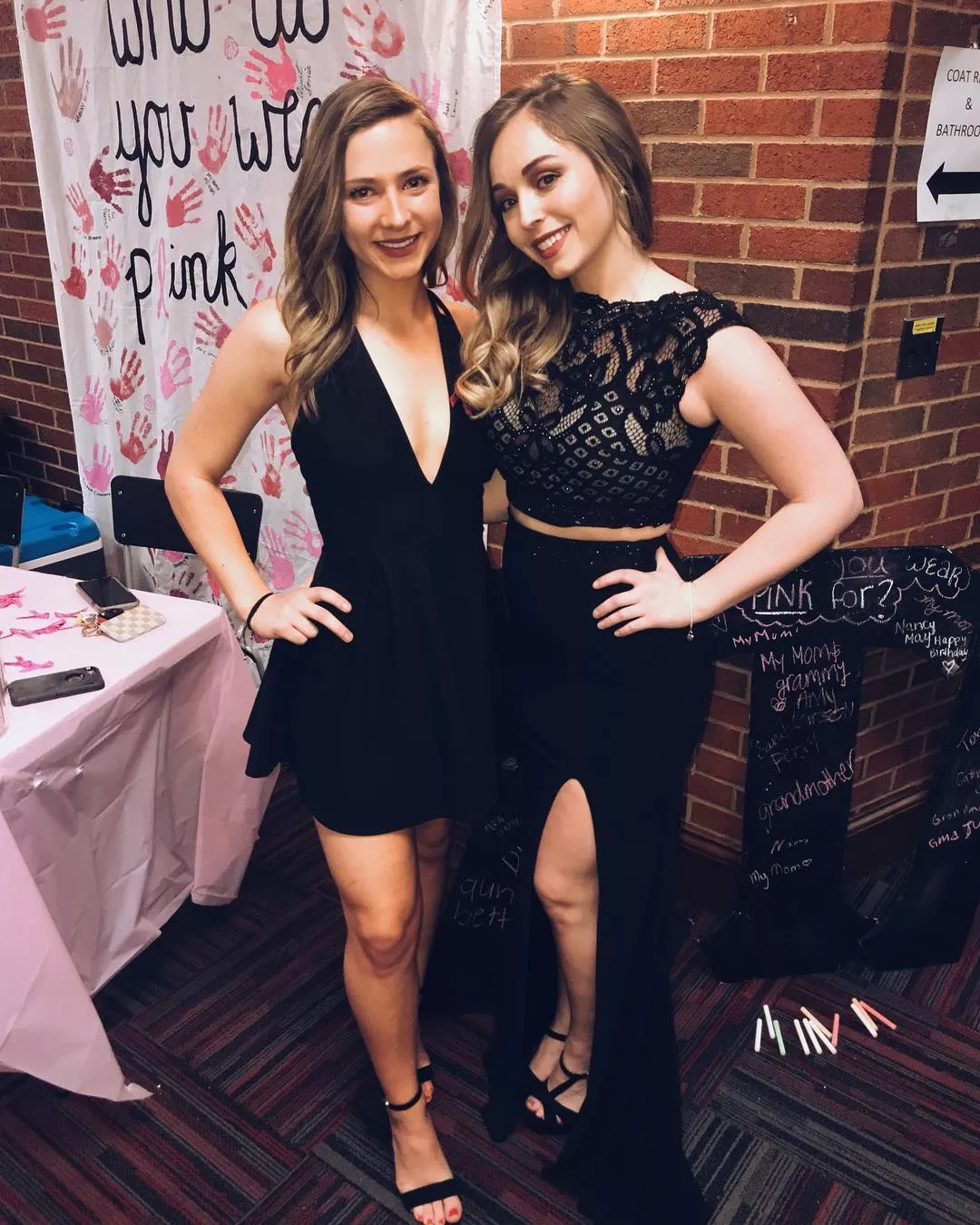 Two Styles posted by honeybee9299