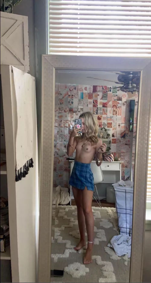 Two tiny reasons for you to f me by tinypixiee