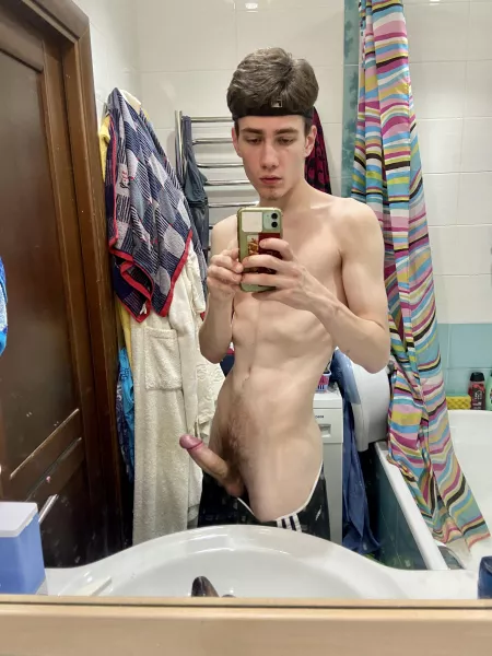 u enter the bathroom and see this, ur actions? by R7zRzhOg