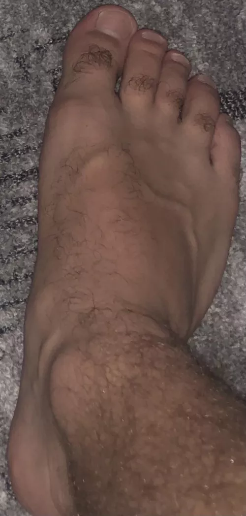 U know what they say ab big feet right? by xxstarboy2010xx