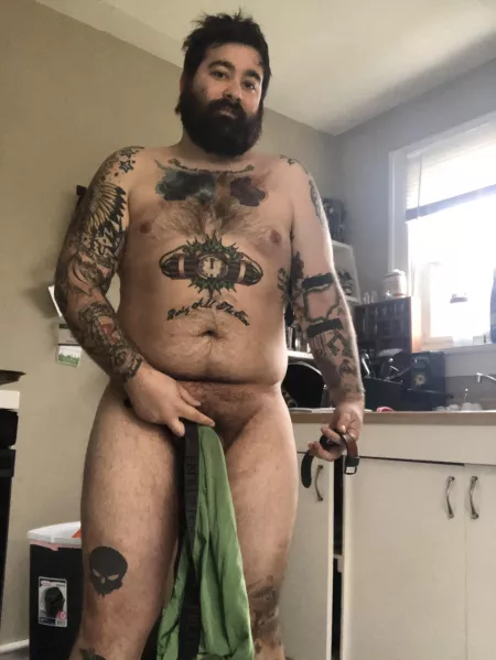 Uhoh I’m nekkid by subbearded1