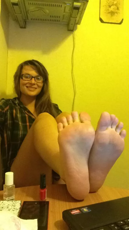 Ukrainian girl with big soles(size:40) does her nails! by grfacial