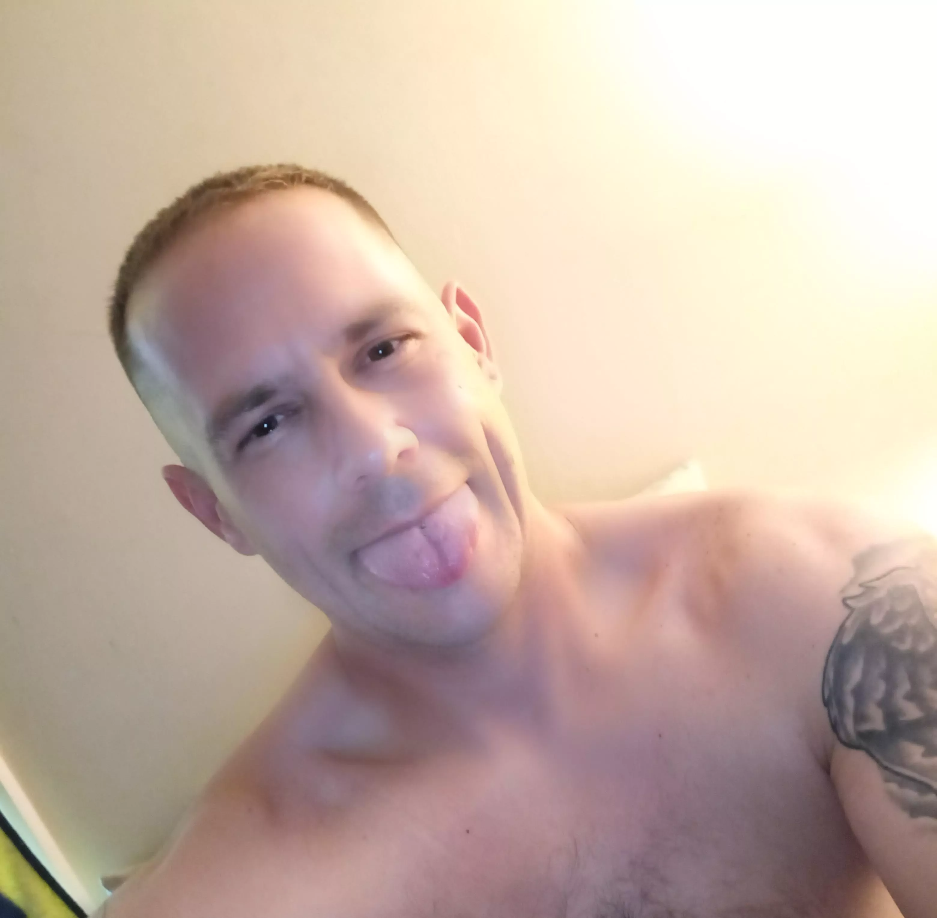 Um posted by Jameson6981