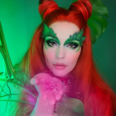 Uma Thurman-era Poison Ivy cosplay by CashmereTart by smashmere