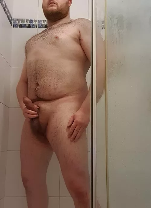 Uncut. Raw Scottish Meat. Power gut and strong shoulders come free with me 😉 by Kyberz_101