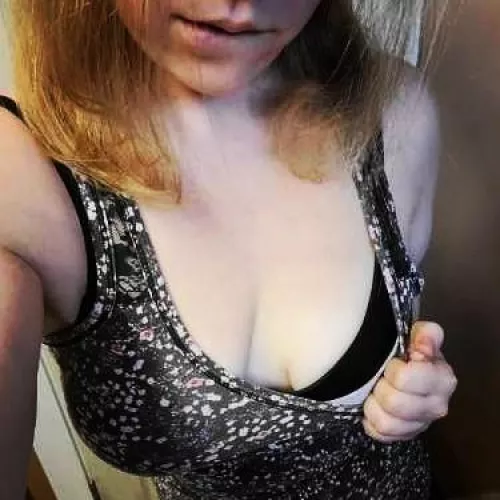 Under 5ft and a 1/3 of me is ass hehe 😜 by MissBHaven_Mandi7