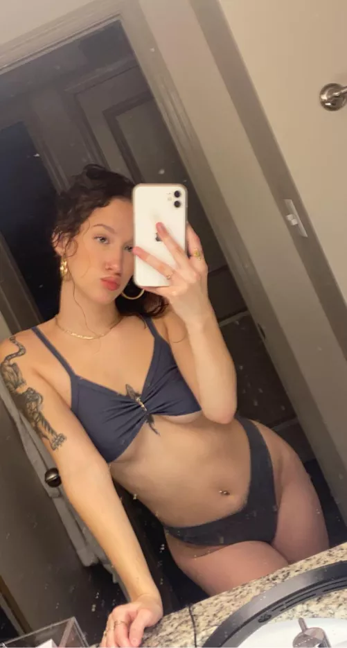 Under boob is my favorite kind of cleavage 🍒 by Relative-Baby4332