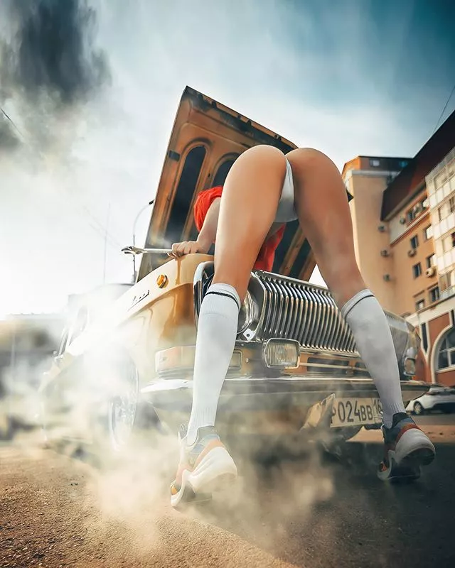 Under the hood posted by altbubblr